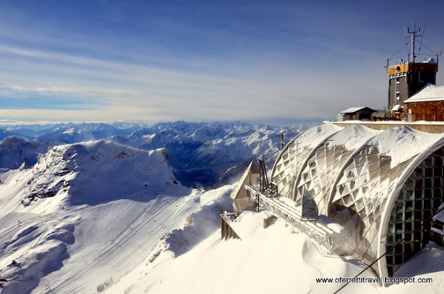 vista sulla moderna struttura del rifugio Gletschergarten