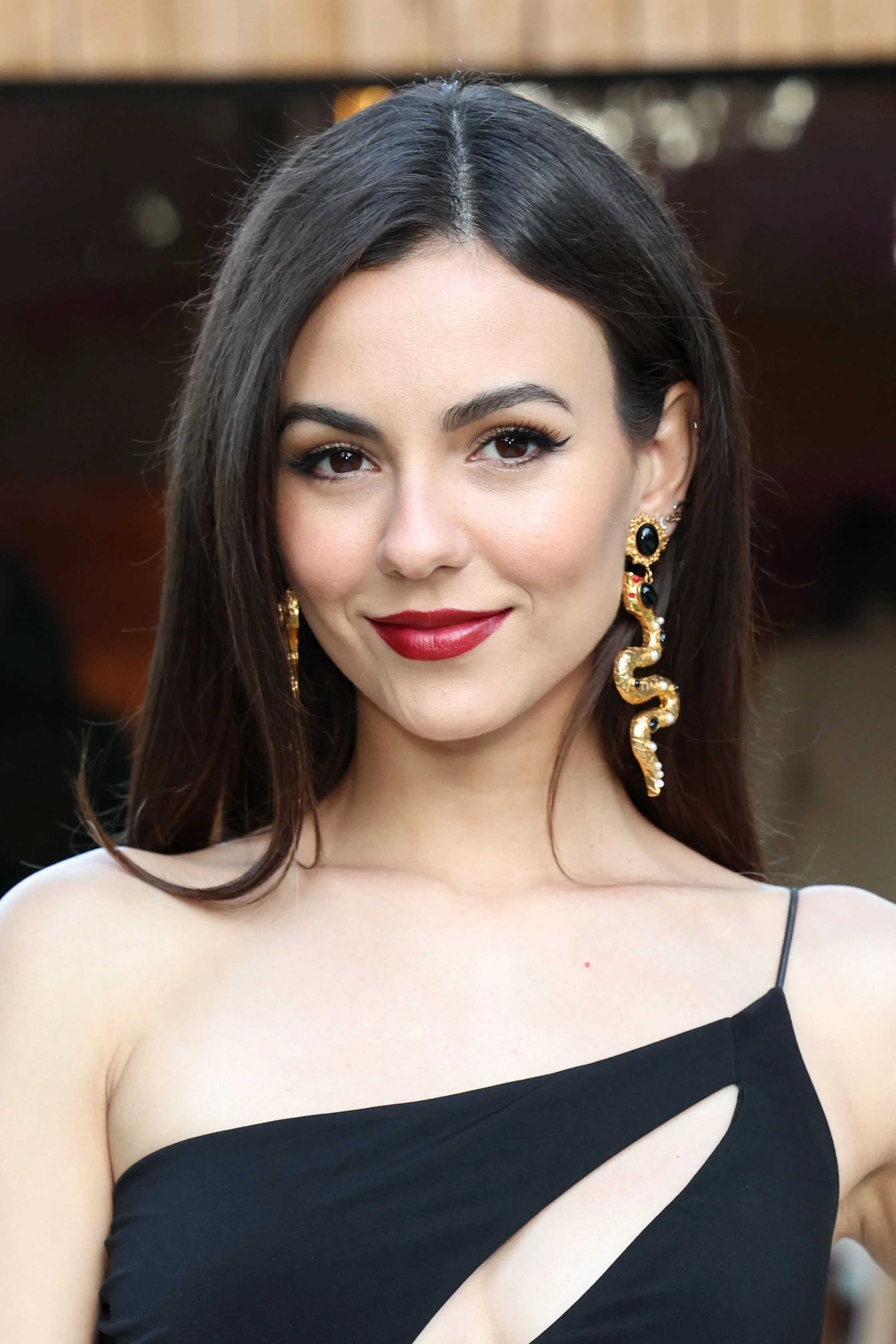 Victoria Justice HD UHD High Re-Solution Photo