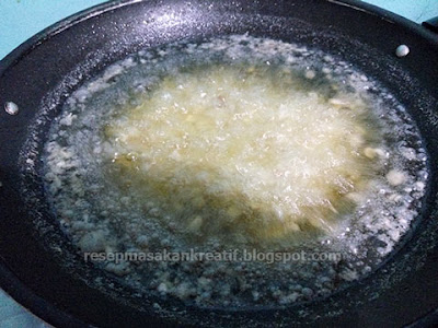 Berikut ini ialah salah satu tips cara yang gampang dan sederhana menciptakan kacang bawang ag Resep Kacang Bawang Putih Goreng Agar Renyah dan Empuk