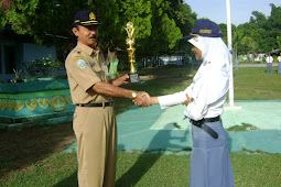 Juara 1 pada English Speech and Interview di UNMUH Ponorogo 27 Februari 2010