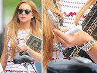 Lindsay Lohan Meledak Tangisnya Saat Kunjungi Pengungsi Suriah di Turki