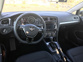 Instrument panel in 2020 Volkswagen Golf TSI