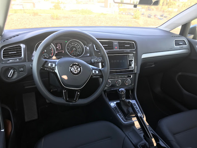 Instrument panel in 2020 Volkswagen Golf TSI