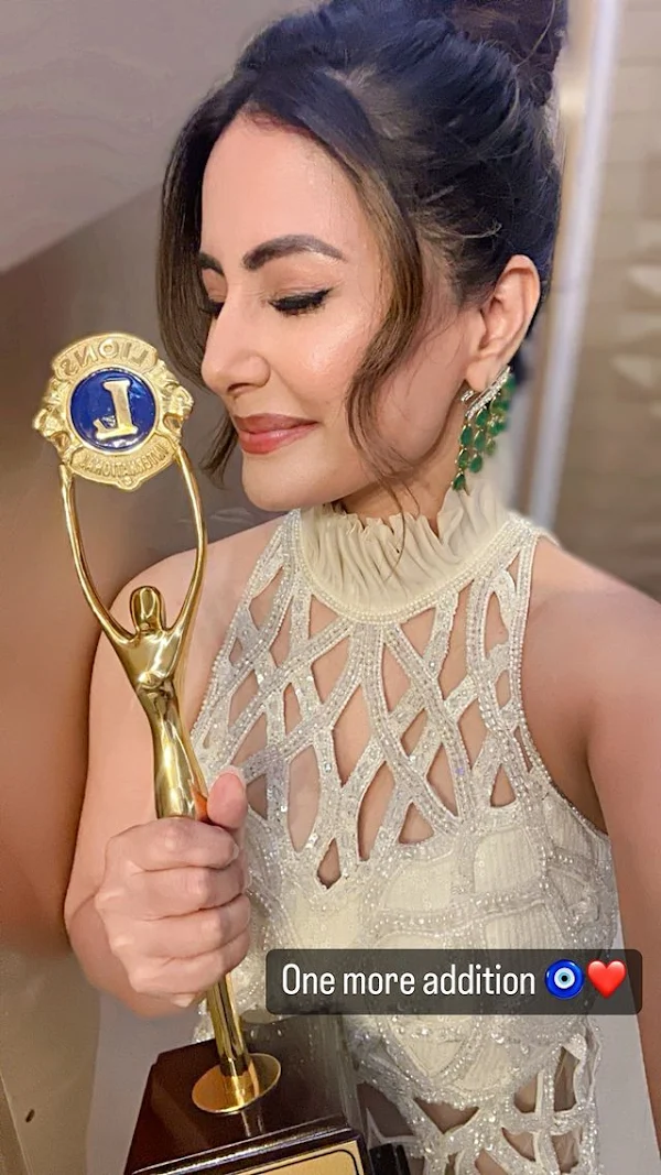 hina khan white outfit gold awards hot actress