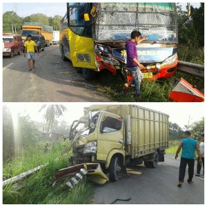  Kecelakaan  BUS PINEM TRUK  COLT  DIESEL  Laga Kambing RiauGNN