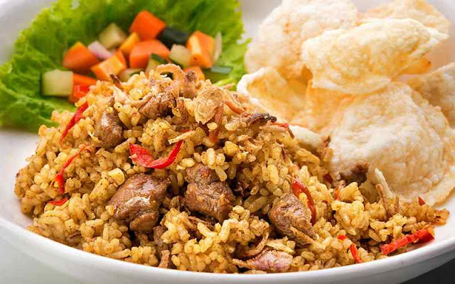 Nasi goreng merupakan kuliner nasional khas Indonesia.  Belakangan, kuliner yang pada tahun 2011 menempati urutan kedua dari 50 makanan terlezat di dunia ini mulai memiliki banyak ragamnya.  