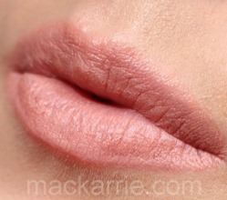 c_PromiseMeVelveteseLipPencilMAC14