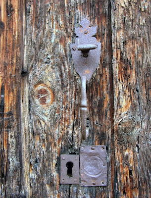 Photo de belles portes et fenêtres d'Auvergne