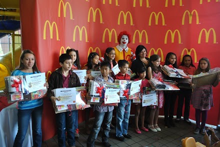 McDonald’s premia a niños ganadores  del Concurso de Fábulas 