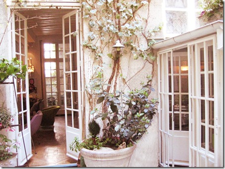 Lacroix courtyard Paris