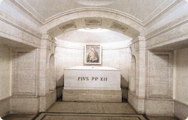 grotte-vaticane-Pioxii_tomba