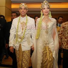 Model Kebaya Moderen