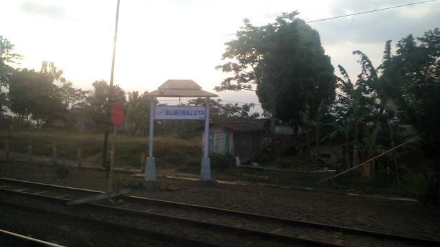 Stasiun Bumiwaluya