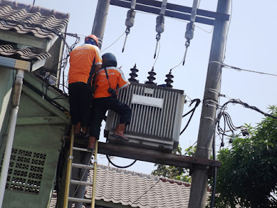 Perbaikan Trafo Listrik PLN Karawang