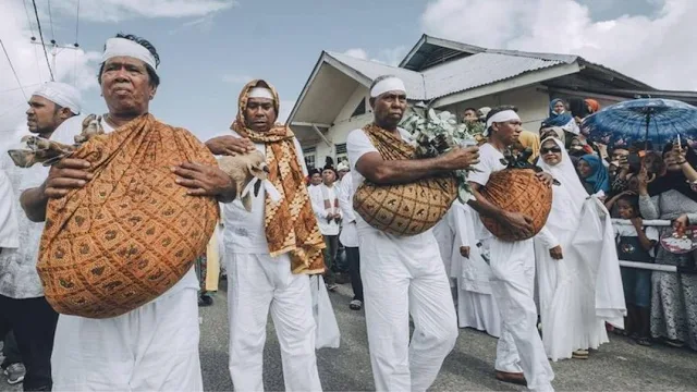 tradisi-unik-idul-adha-indonesia