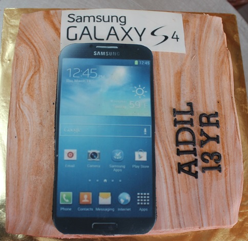Samsung Galaxy S4 Cake