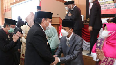 Pj Bupati Nasrun Umar Hadiri Pelantikan PAW 8 Anggota DPRD Muara Enim