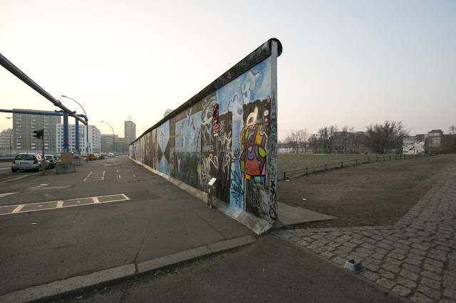 Murales sulla East side gallery-Berlino