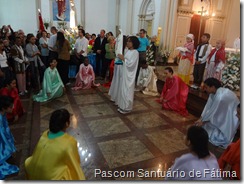 Coroação de Nossa Senhora de Fátima feita pela Catequese