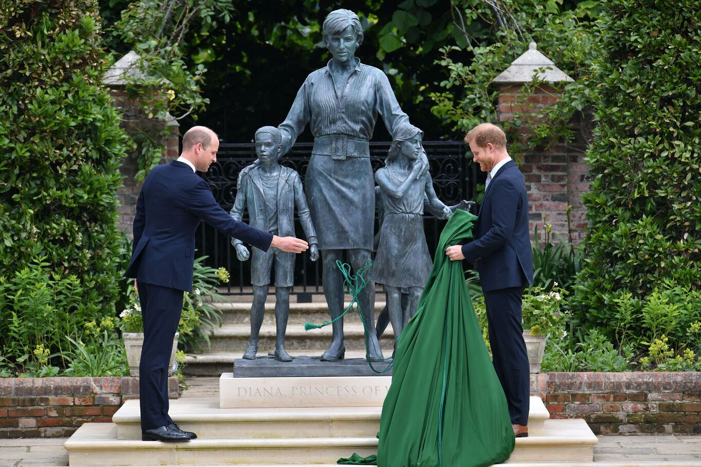 Statue Diana / Enthüllung: Diese besondere Bedeutung hat ...
