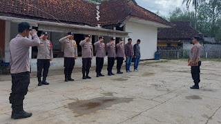 Polsek Cikeusik Polres Pandeglang Lakukan Rutinitas Apel Pagi dan Kesiapan Anggota