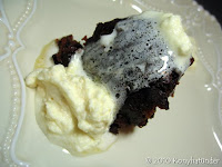 christmas-pudding-served-with-cream