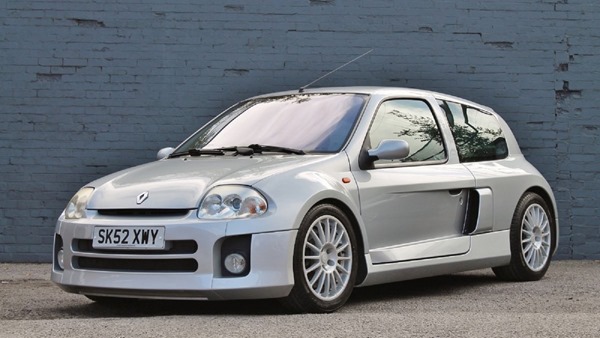 ed893d2f-2002-renault-clio-v6-1