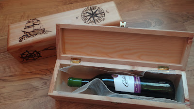 szkatułka,skrzynka,pudełko,rękodzieło,hand made,wino,biżuteria,drewniane inspiracje