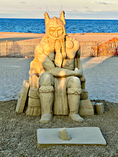 "Obsolete" de Carl Jara en Hampton Beach, New Hampshire