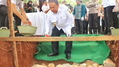 Gubernur Arinal Melakukan Peletakan Batu Pertama Pembangunan Gedung Pusat Kajian Cassava, Kelapa Sawit Dan Tebu