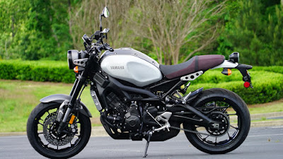 Yamaha XSR900 side angle image