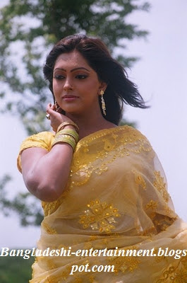 Bangladeshi-film-actress-Nipun