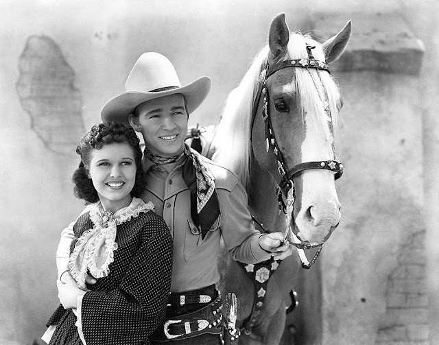 Image: Lynne Roberts-Roy Rogers in Billy the Kid Returns, American film in the public domain