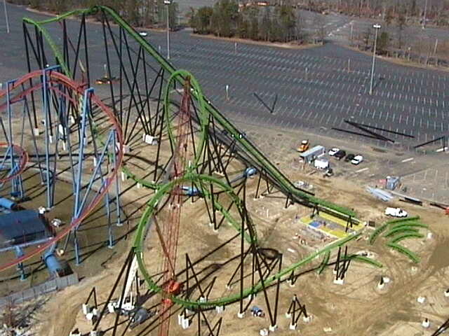 six flags logo. green lantern six flags logo.