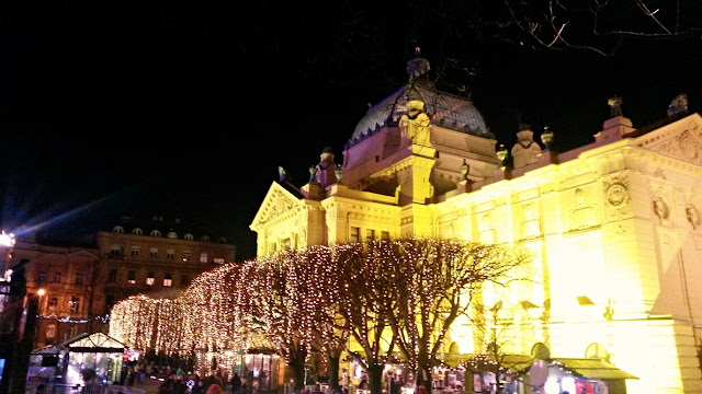 advent in zagreb, lights, lampice, fairy light