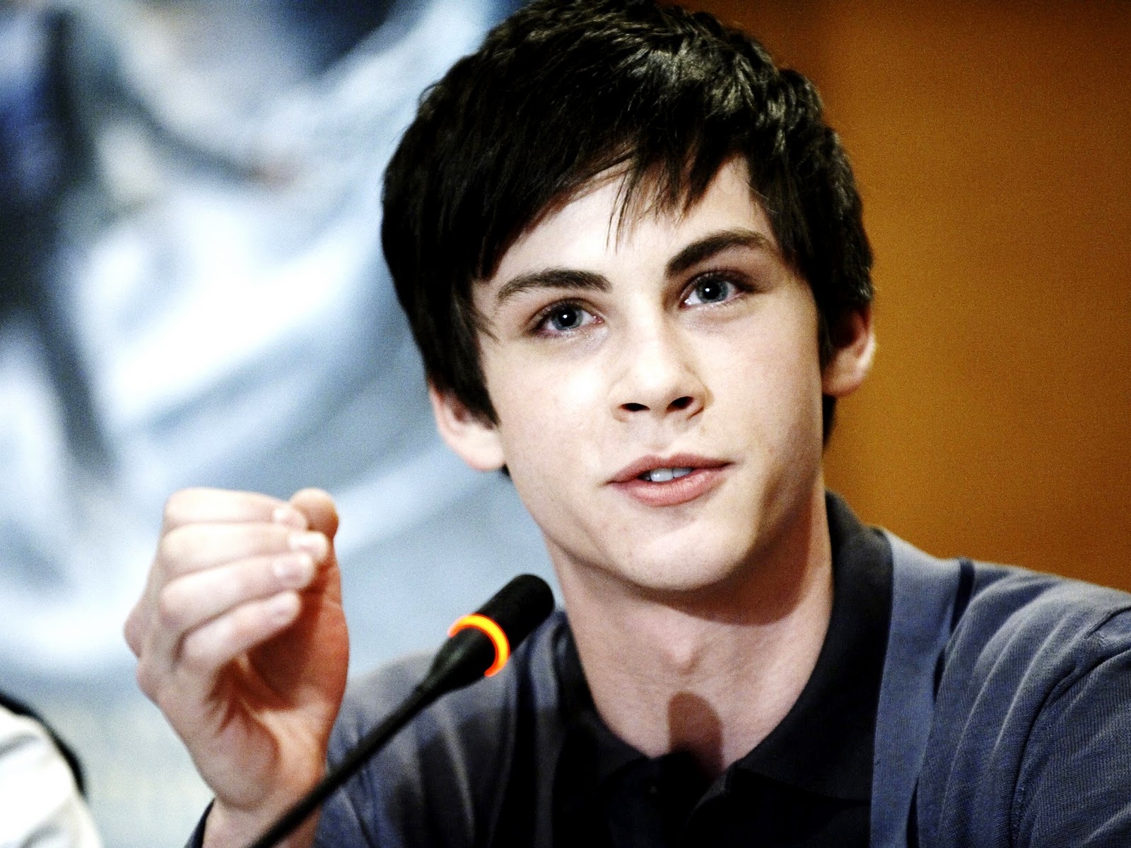 Logan Lerman Wallpapers Cake Ideas and Designs