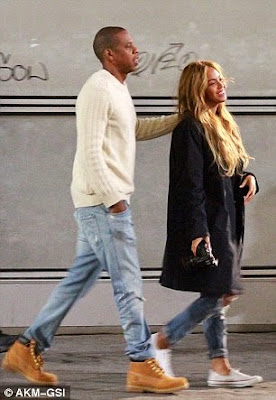 Beyonce And Jay Z Take A Romantic Stroll In The City Of Florence, Italy