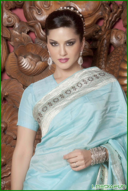 Sunny Leone in Indian Saari