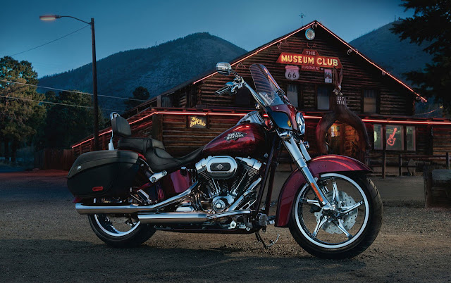 2012_Harley-Davidson_FLSTSE3-CVO_Softail_Convertible