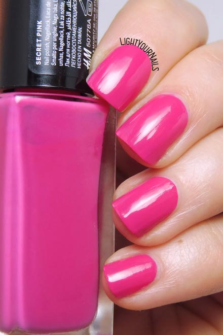 Smalto rosa acceso H&M Secret Pink creme nail polish #nails #lightyournails #hm #hmbeauty