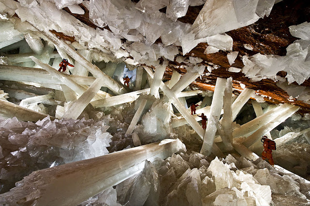 Nake Mine - Crystal Caves, Mexico