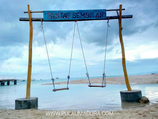 Ayunan menikmati di Pulau Gili Genting