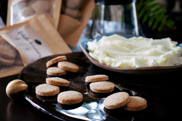 Creme de Queijo com Bolacha de Cumaru