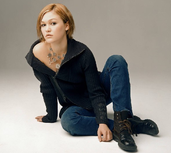 Julia Stiles image