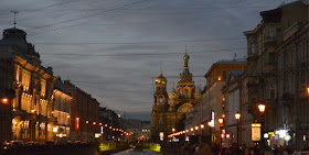 Saint Pétersbourg : Le canal Griboiédov et la cathédrale  Saint Sauveur de nuit