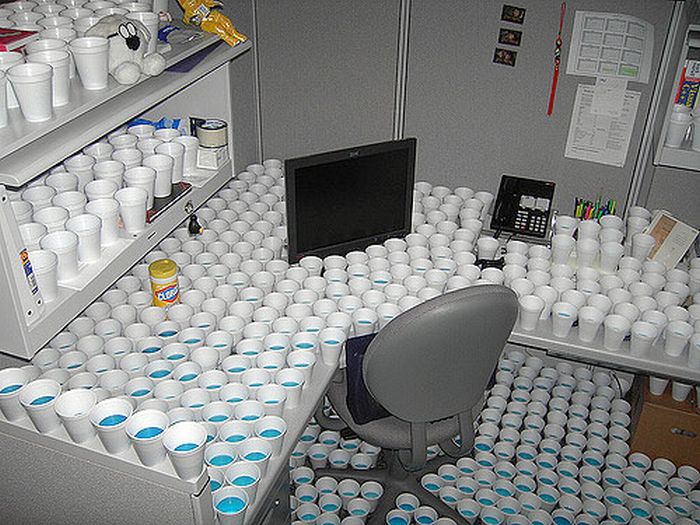Awesome office  cubicle pranks  21 Pics Curious Funny 