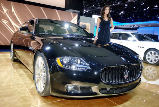 2012 Maserati Quattroporte Sport GT S is also reinforced by the gearshift