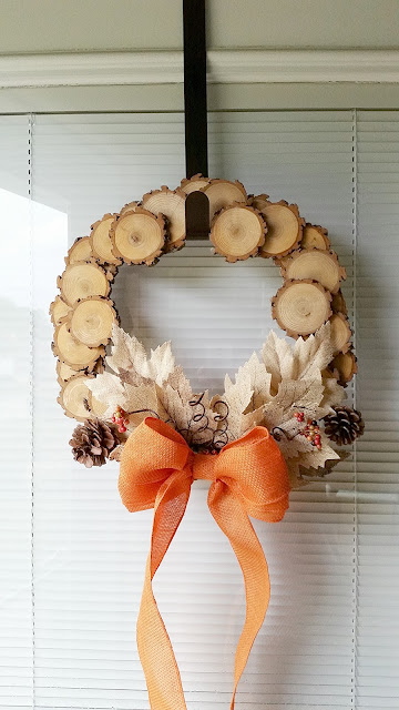 Fall Autumn porch stoop decor wood slice wreath DIY