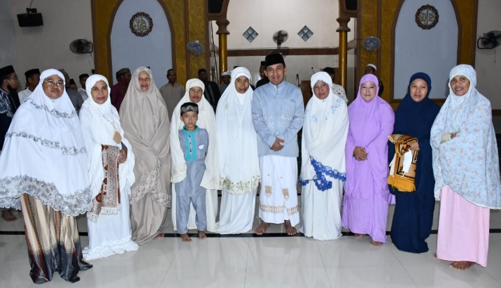Pangdam Hasanuddin Sholat Subuh Berjamaah Sekaligus Bertausiyah di Masjid Nurussamawat