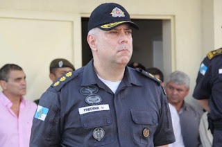 http://www.vnoticia.com.br/noticia/1824-coronel-friederik-assume-6-cpa-em-solenidade-com-a-presenca-do-comandante-geral-da-pm